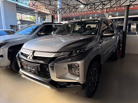 MITSUBISHI L200 TRITON 2.4 16V TURBO DIESEL SPORT HPE-S CD 4P 4X4 AUTOMÁTICO MITSUBISHI L200 TRITON 2.4 16V TURBO DIESEL SPORT HPE-S CD 4P 4X4 AUTOMÁTICO